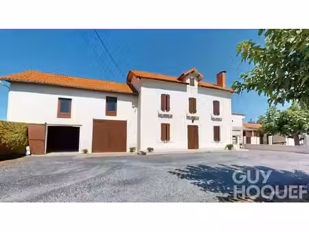 maison familiale avec dépendances