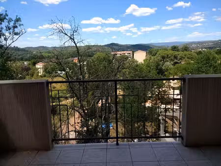 vidauban ? f2 lumineux avec vue dégagée  balcon et 2 parkings