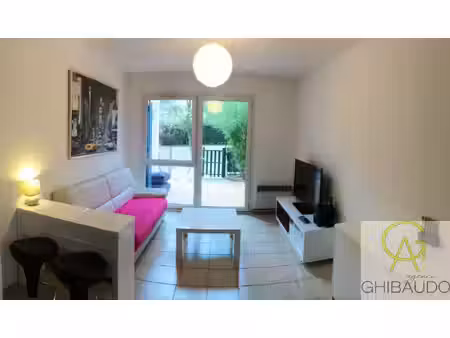 location appartement 2 pièces 32m² luynes 80ème
