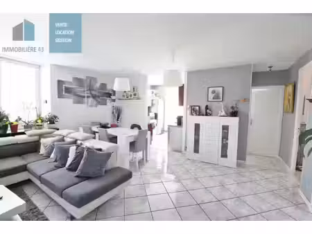 location appartement 3 pièces 75 m² à le puy-en-velay (43000)