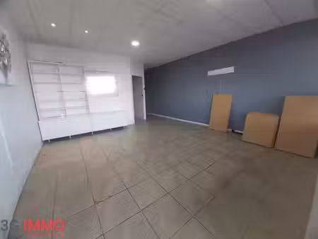 location locaux professionnels 125 m² à baie mahault (97122)  2 070 €