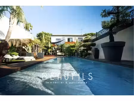 exclusivité. villa contemporaine à la grande-motte