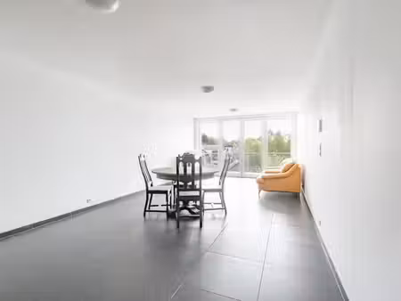 studio avec belle terrasse dans l’hyper centre de bastogne