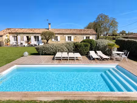 charmante maison en pierre de plain-pied