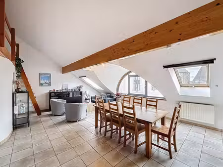 appartement lumineux de 2 chambres au coeur de marche