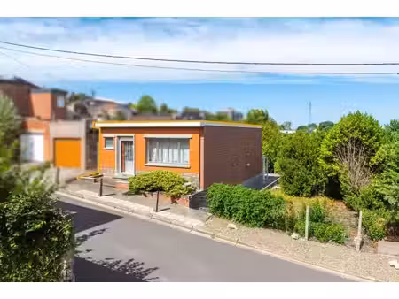 bungalow 2 chambres avec terrasse et jardin