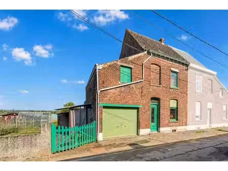 maison 3 façades à rénover – beau potentiel à la campagne