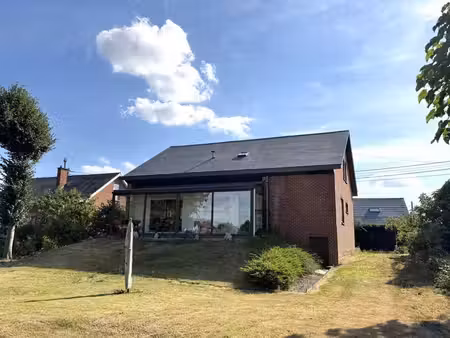 villa spacieuse avec jardin