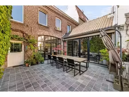 spacieuse maison de maître avec une construction neuve (coqu