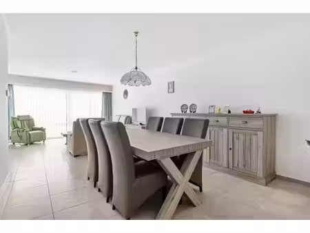 ruim en lichtrijk app. met 2 slaapkamers in brasschaat