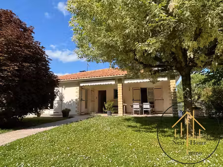 maison 3 chambres  piscine  garage  terrain clos et arbore