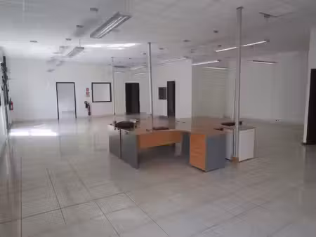 bureau de 239m² au moufia proche de la région