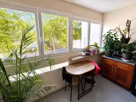 bel appartement 3 chambres à lons-le-saunier