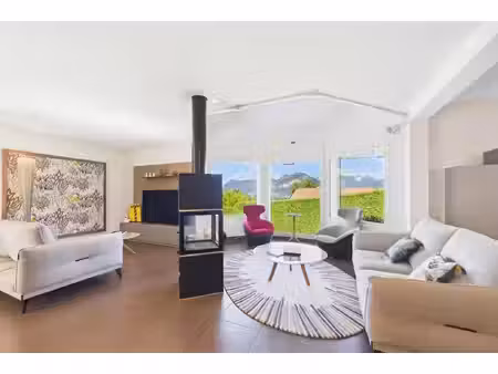 maison familiale avec vue lac et montagnes