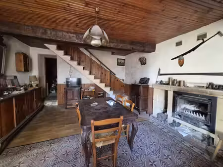 eyragues - maison de village 3 chambres + grandes dependances