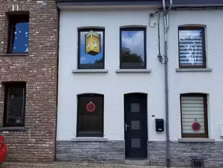 très jolie maison de ville entièrement rénovée