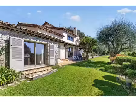 villa de luxe à vendre dans le quartier valmasque-notre dame de vie