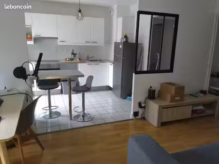 3 pièces 49 m2 meublé