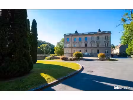 appartement f2 70m2 dans un chateau