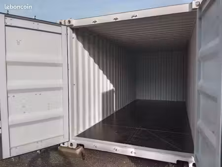 grand box de stockage 33m3 en location - assurance incluse - accès libre 24h/24 sans rdv -