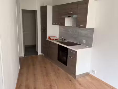 appartement t2 rénové avec balcon – montbard – 33 m²