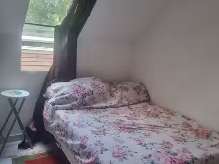 chambre meublée dans maison familiale