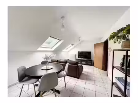 appartement à louer à rue warmonceau 28 gilly (vbe64766)