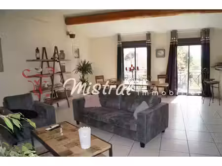 location 2 chambres aigues-mortes p3 85 m2 proche toutes co