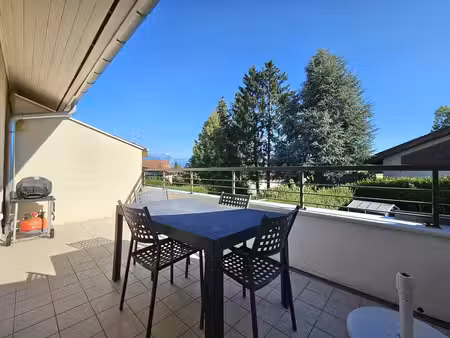 reignier : appartement derniere etage type 3 de 70 m2 avec