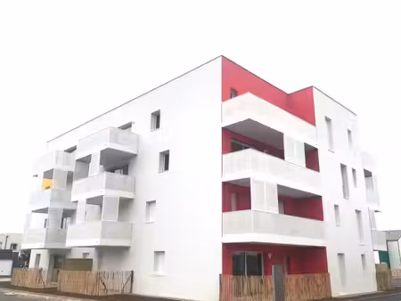 t3 avec parking et balcon à st barthelemy d'anjou