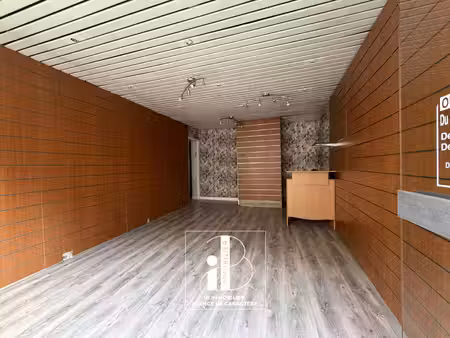 fontainebleau centre local de 21m² avec cave de 25 m²