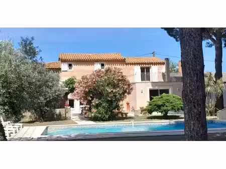 maison de caractère rénovée (ancienne ferme) piscine / jardins / dépendances / 1.5 hectare