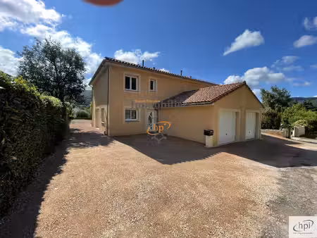location saint affrique maison 4 pièces avec terrain