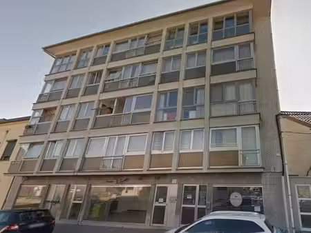beau studio rénové à marcinelle