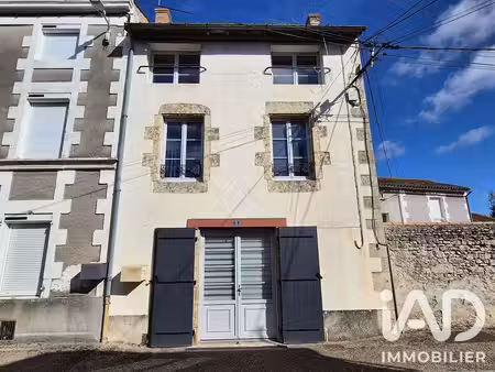 maison de village à thénezay (79390)