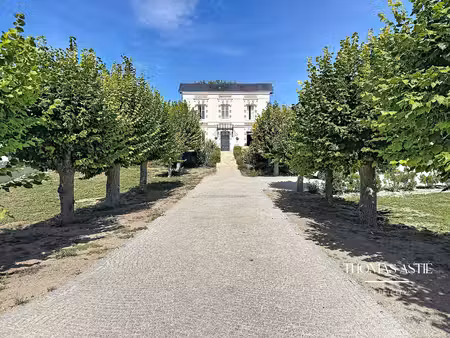 maison 9 pièces - 235 m²