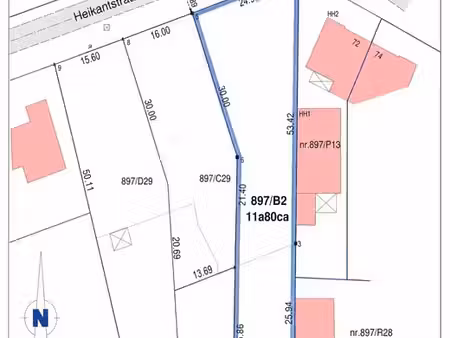 terrain à bâtir à vendre dans un endroit verdoyant et calme!