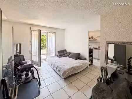 studio 1 pièce 29 m²
