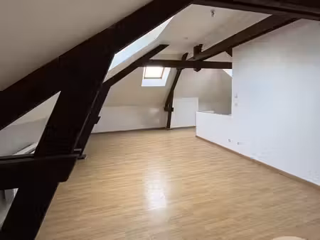 appartement à louer - 4 pièces - 30 29 m2 - montdidier - 80 - picardie