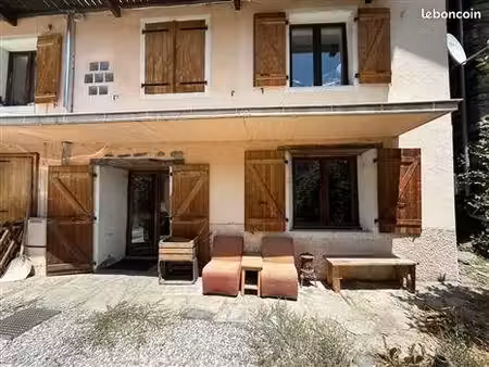 appartement 54m2 - parking et petit jardin