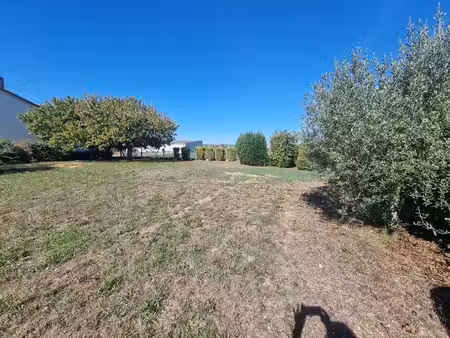 terrain constructible viabilisé à vendre