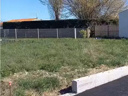 vente terrain 280 m² à saujon (17600)  60 500 €