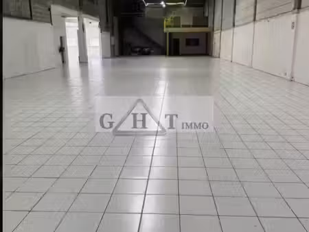 location local industriel 1270 m² à villeneuve-la-garenne (92390)