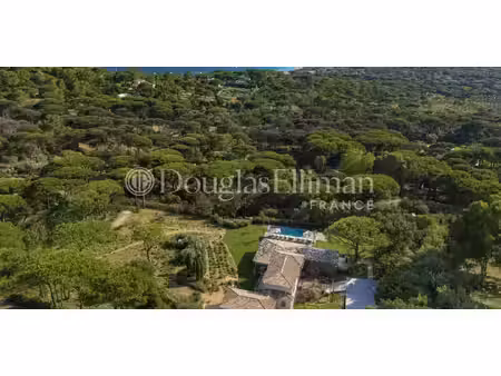 villa avec piscine et jardin saint-tropez (83)