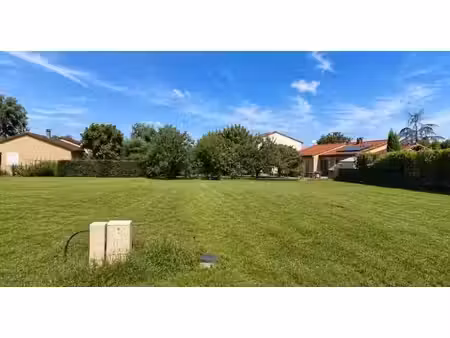 vente terrain 681 m² à lavaur (81500)  99 330 €