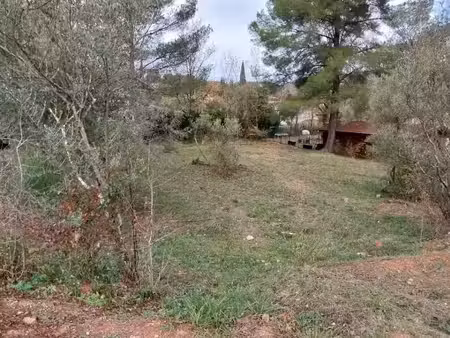 vente terrain 1037 m² à salernes (83690)  125 000 €