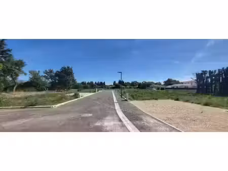 vente terrain 388 m² à sénas (13560)  137 000 €