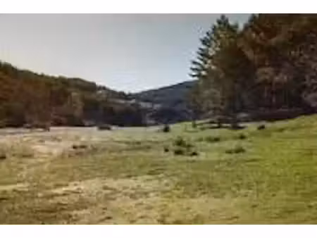 vente terrain 513 m² à la fare-les-oliviers (13580)  245 000 €