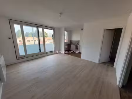 maison 2 chambres + 1 bureau
