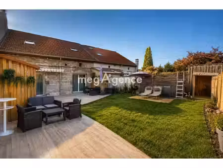 maison familiale avec jardin  terrasse et garage